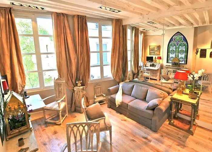 Apartmán Charming Two Bedroom At Notre - Dame *