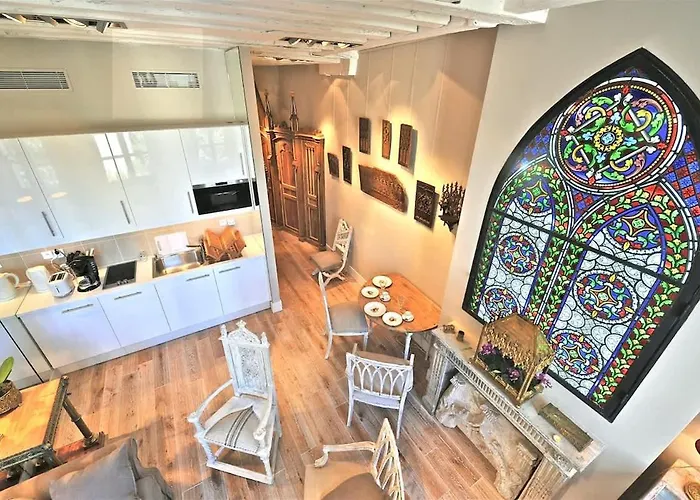 Charming Two Bedroom At Notre - Dame