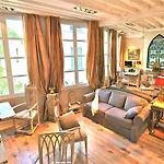 Appartement Charming Two Bedroom At Notre - Dame *