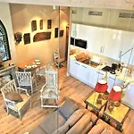 Charming Two Bedroom At Notre - Dame Appartement *
