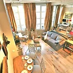 Charming Two Bedroom At Notre - Dame