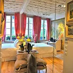 Charming Two Bedroom At Notre - Dame
