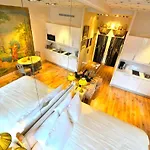 Charming Two Bedroom At Notre - Dame Appartement *