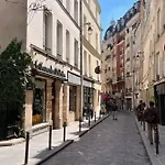 Appartement Charming Two Bedroom At Notre - Dame