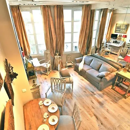 Charming Two Bedroom At Notre - Dame