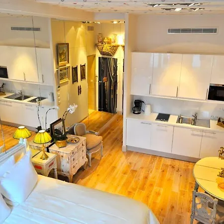 Charming Two Bedroom At Notre - Dame *