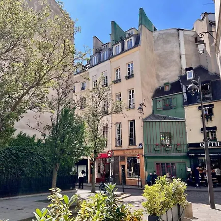 Charming Two Bedroom At Notre - Dame