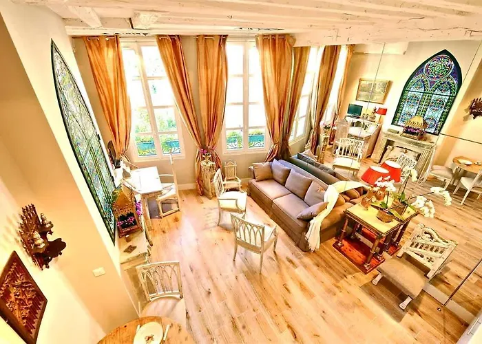 Charming Two Bedroom At Notre - Dame *