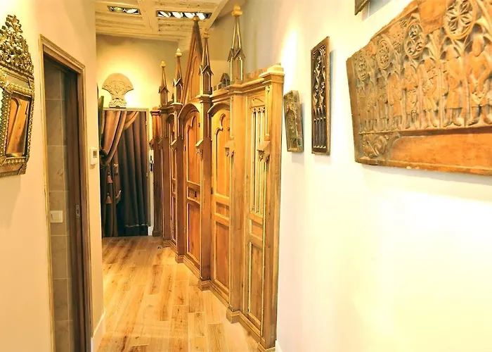 Charming Two Bedroom At Notre - Dame Париж