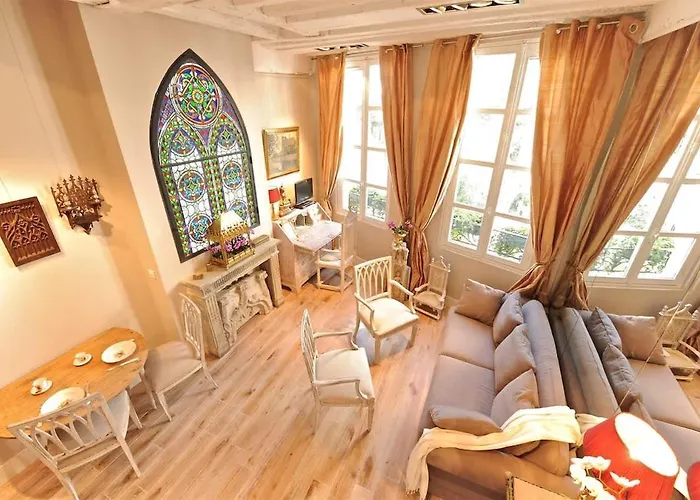 Charming Two Bedroom At Notre - Dame Апартаменты