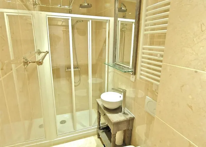 Charming Two Bedroom At Notre - Dame Paris