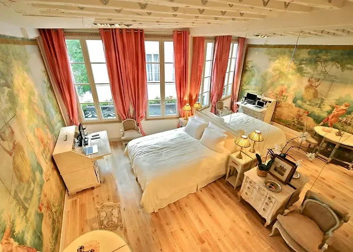 Charming Two Bedroom At Notre - Dame